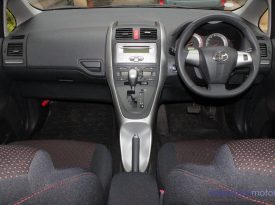 Toyota Auris E150