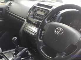 Toyota Land Cruiser J200 (GX)