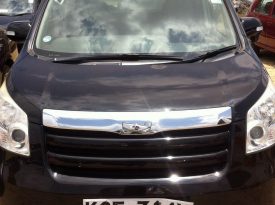 Toyota Noah R70