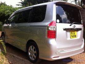 Toyota Noah R70