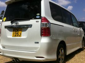 Toyota Noah R70