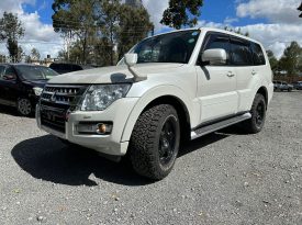 Mitsubishi Pajero IV