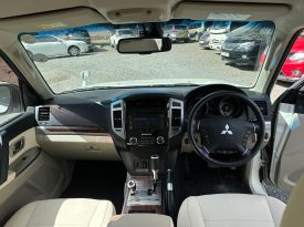 Mitsubishi Pajero IV